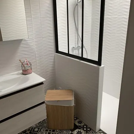 Maison De , Ideale Pour Famille Avec Acces Et